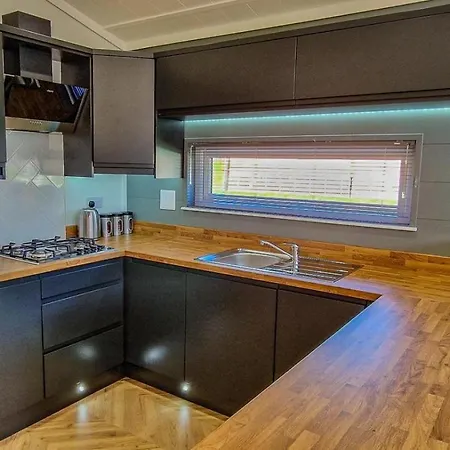 2 Bed In Oc-j32822 Lodge *