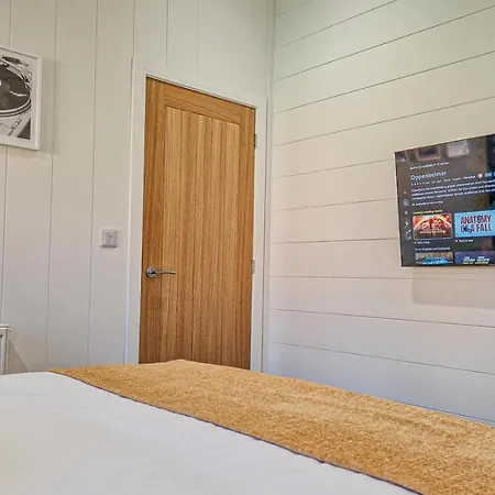 2 Bed In Oc-j32822 Lodge *